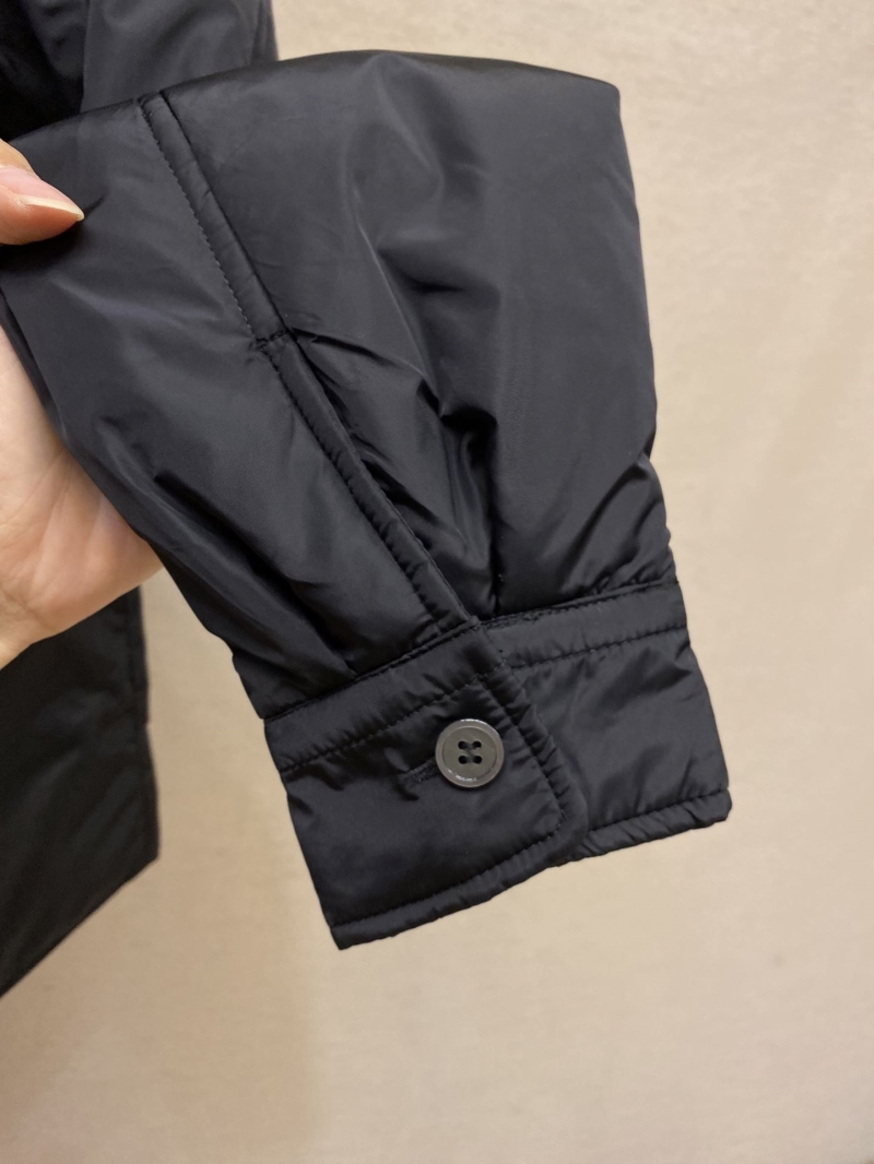 Pra*a outwear